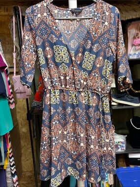 A Hint of Blush Navy Printed Faux Wrap-Front Mini Dress Size L